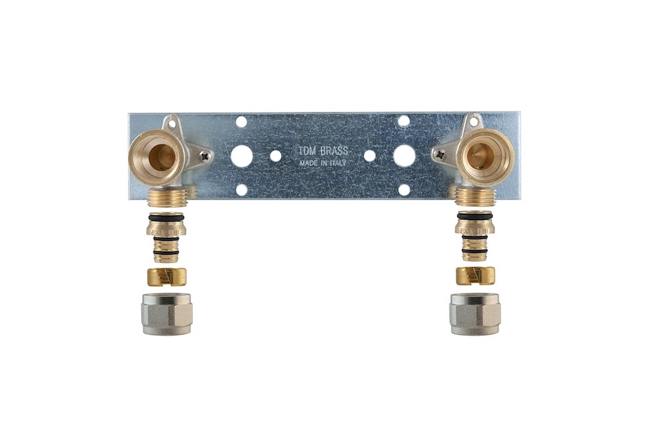 Attacco doppio a stringere con piastra a muro